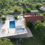 Patakun For 5, With Heated Pool