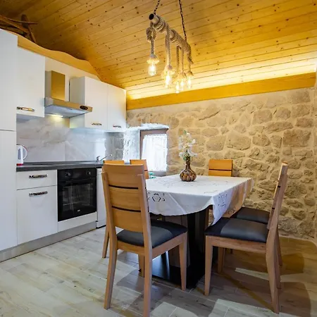 Patakun For 5, With Heated Pool Vikendica
