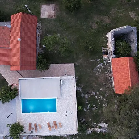 Patakun For 5, With Heated Pool Vikendica