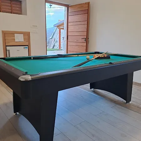 Patakun For 5, With Heated Pool 펜션 *