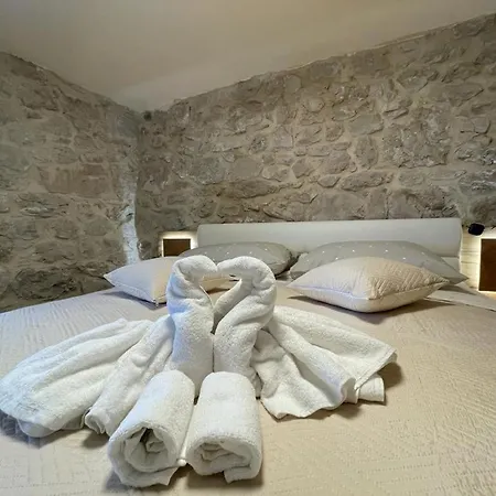 Prázdninový dům Patakun For 5, With Heated Pool *