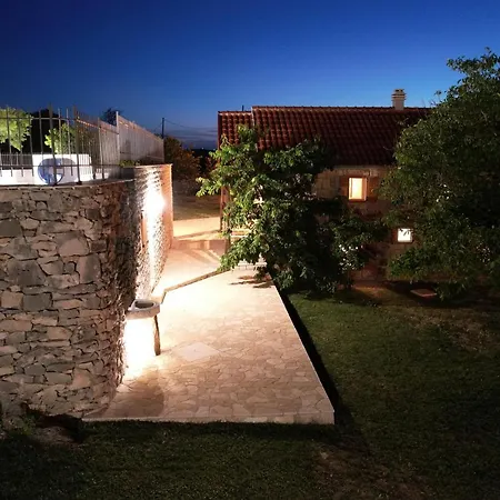 Patakun For 5, With Heated Pool