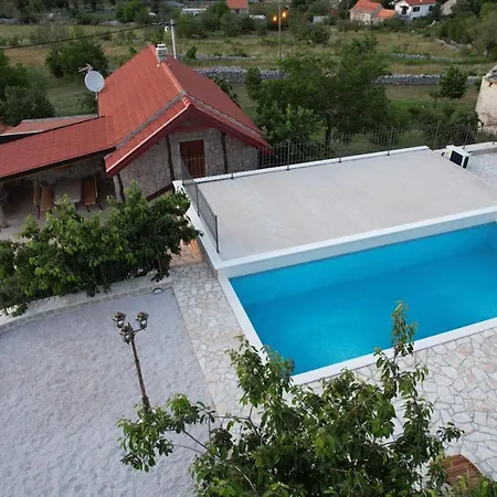 Patakun For 5, With Heated Pool Prázdninový dům *
