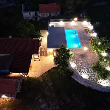 Patakun For 5, With Heated Pool * Lecevica