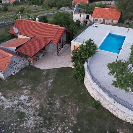 Patakun For 5, With Heated Pool * Lecevica