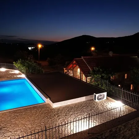 Patakun For 5, With Heated Pool Holiday home