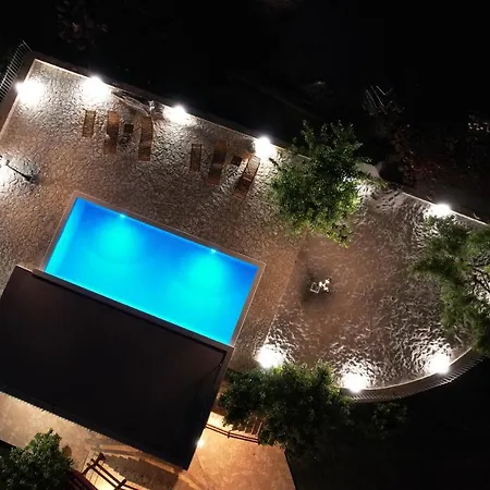 Patakun For 5, With Heated Pool *