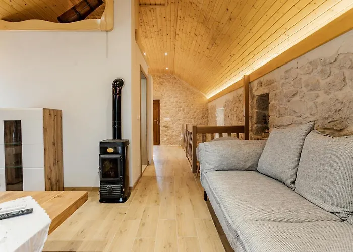 Semesterbostad Patakun For 5, With Heated Pool *