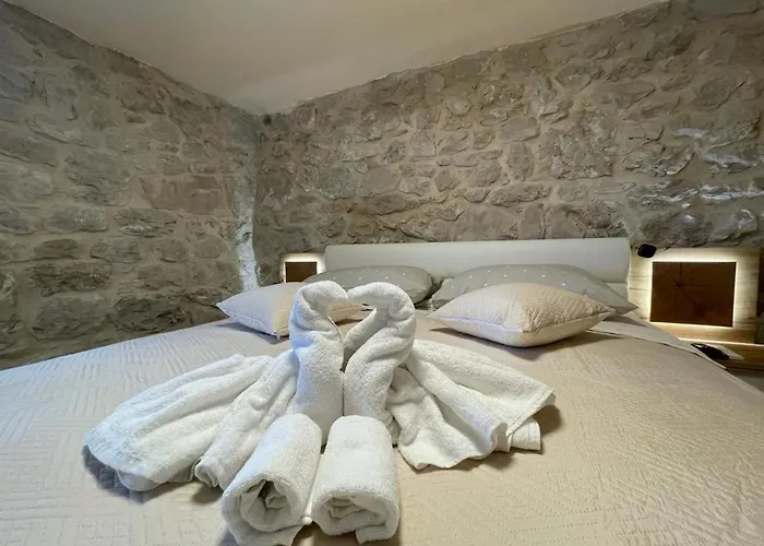 Semesterbostad Patakun For 5, With Heated Pool *