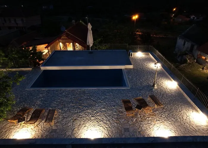 Semesterbostad Patakun For 5, With Heated Pool