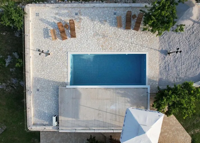 Patakun For 5, With Heated Pool