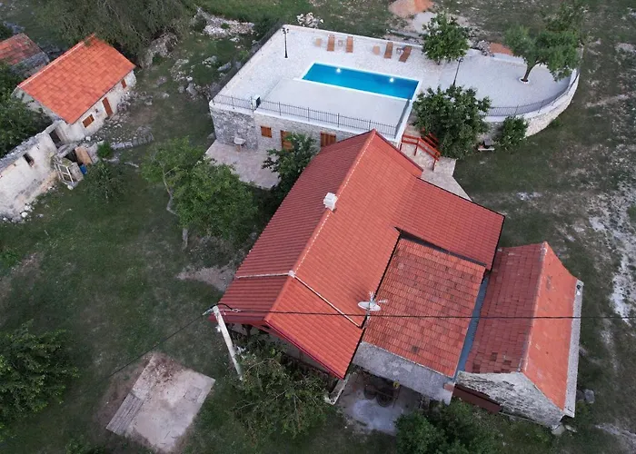 Semesterbostad Patakun For 5, With Heated Pool *