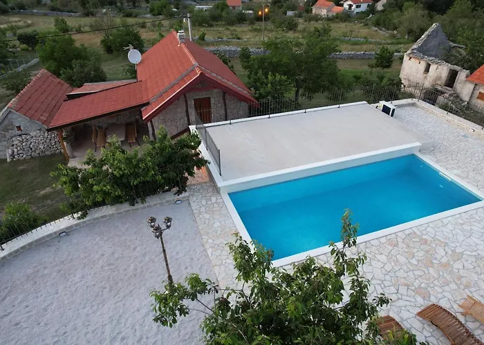 Patakun For 5, With Heated Pool Semesterbostad *