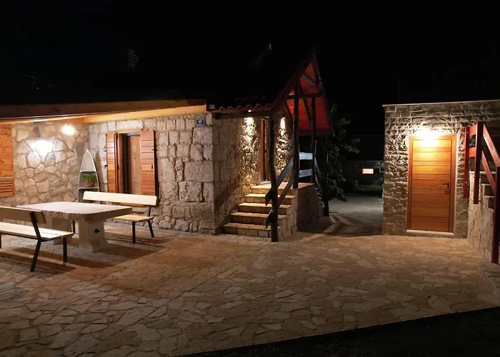 Patakun For 5, With Heated Pool Lecevica