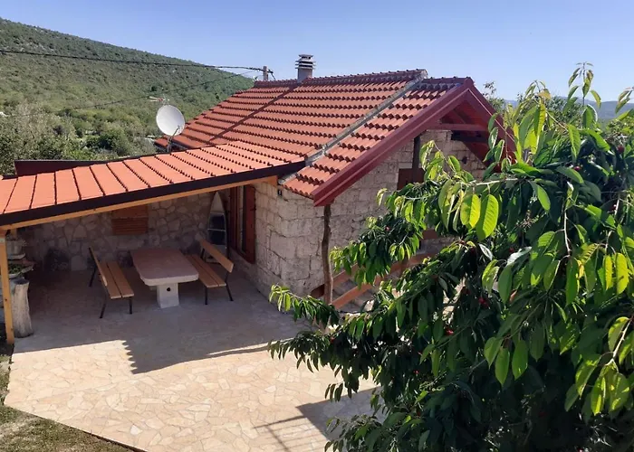 Patakun For 5, With Heated Pool Lecevica